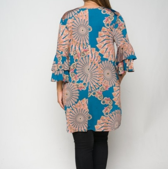 Plus tunic with double ruffled sleeves - Picture 5 of 6
